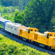 北海道ツアーでの『THE ROYAL EXPRESS』。四国ツアーでも機関車牽引となる。