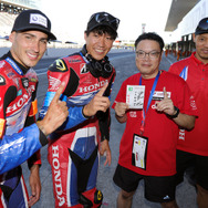 #33 Team HRC with Japan Postの（左から）チャビ・ビエルゲ、長島哲太と高橋巧（右）