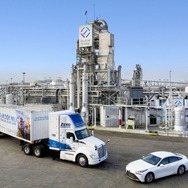 米カリフォルニア州ロングビーチ港の物流拠点「トヨタ・ロジスティクス・サービス」に完成したグリーン水素をオンサイトで生成する施設「Tri-Gen（トライジェン）」