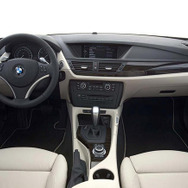 BMWの小型SUV、X1…ベールを脱ぐ