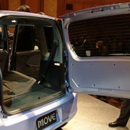 【新型ダイハツ『ムーヴ』発表】欧州小型車をしのぐ室内のクオリティ