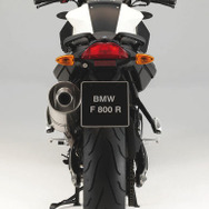 BMW F800R 発表…最先端のミドルクラスロードスター