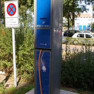 Vattenfall社が開発した急速充電器。この実験期間中、ベルリン市内に50箇所以上の充電器が設置される見通し
