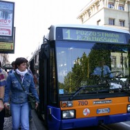 市内路線バス。トリノ