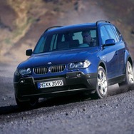 BMWがクラス初のプレミアムSUV、『X3』を発表
