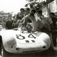 550Aスパイダー。1956年タルガフロリオでのピットストップ