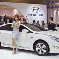 韓国でキアK5と人気を二分するヒュンダイ・ソナタ。ハイブリッドの投入が発表された
