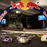 空き缶で作ったマシンが走る…Red Bull Racing Can