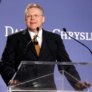 元クライスラーグループ社長兼CEOで、フィスカーオートモーティブの副会長に起用されたトム・ラソーダ氏（2007年）