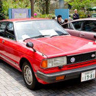 ダットサンや懐かしの日産車が並んだ