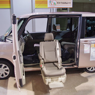 福祉車両の例（国際福祉機器展2011）