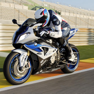 BMWモトラッド、HP4発表…モータースポーツを意識