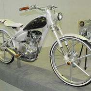 ヤマハ Y125 もえぎ（MOEGI）。125ccエンジンを搭載し、自転車のような気軽さを実現したコンセプトモデル