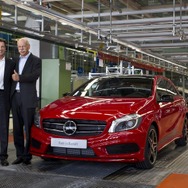 ドイツ・ラシュタット工場において、生産が開始された新型メルセデスベンツ Aクラス