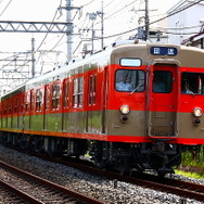 団体臨時列車として運行されていたときの8000系8111編成（北大宮～大宮公園）