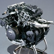 ホンダ NR（1992年）　市販車で世界初の楕円ピストン・エンジンを搭載