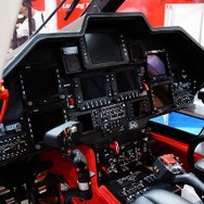 様々な操縦支援装置が標準で装備されているのもグランドニューの特長。