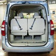 トヨタ ノア サイドリフトアップシート車（標準タイプ）　荷室