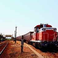 城端線のDE10形ディーゼル機関車