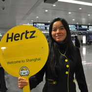 ハーツ、上海における空港送迎、利用のようす。車両はシトロエン C-Triomphe