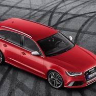 新型アウディ RS6 アバント