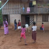 懐かしのミャンマーを行く　（26）　ミャンマー ビンダヤ　輝いている子供達