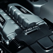 アウディR8の大幅改良モデル（R8 V10プラス）