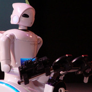 【ロボット新時代写真蔵】トヨタ パートーナーロボット、万博を前に進化