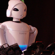 【ロボット新時代写真蔵】トヨタ パートーナーロボット、万博を前に進化