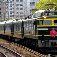 新大阪駅に進入する「トワイライトエクスプレス」（2013年4月末）