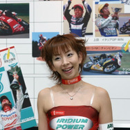 【東京モーターサイクルショー05】写真蔵…ショーとバイクとコンパニオン
