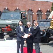 日本財団、ウニモグなど震災復興車両3台を日本自動車博物館に寄贈