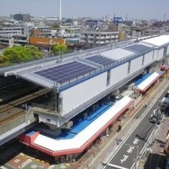 既に太陽光発電システムを導入済みの南行徳駅も太陽光パネルを増設する。