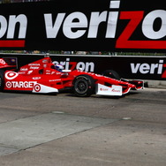 ポイントランク2位のディクソンは上位フィニッシュを望める展開だったが、因縁の相手パワーとの交錯によって19位に終わる。写真：IndyCar