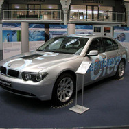 【クリーンエネルギーEXPO】BMWの水素燃料 7シリーズ
