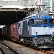 府中本町駅を通過する貨物列車。IT-FRENSによる運行情報の提供は列車単位だったが、10月8日からはコンテナ単位で提供している。