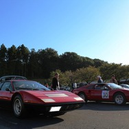 フェラーリ・365GT4/BB（左）と308GTS（右）
