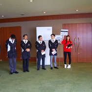 競技開始を待つ出場者。一番左が優勝したアウディ三重津の山田さん。