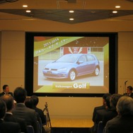【COTY】“今年のクルマ”はVW ゴルフ…輸入車初の栄冠