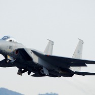 F-15戦闘機が朝イチから登場。