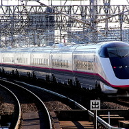 秋田新幹線『こまち』で運用されているE3系0番台。E6系の導入に伴い2014年春までに全編成が引退する予定。