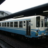 「鉄道ホビートレイン」に改造されるキハ32形気動車。