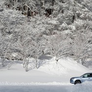 三菱・アウトランダーPHEV 氷上試乗