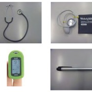 新幹線と特急列車に搭載される医師支援用具。左上が聴診器、右上が血圧計、左下がパルスオキシメーター、右下がペンライト。