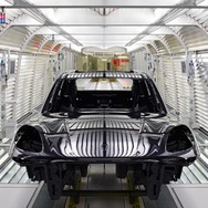 ポルシェの独ライプツィヒ工場で組み立てられる新型SUV マカン