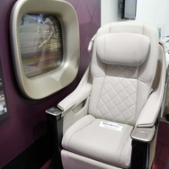 「人とくるまのテクノロジー展2014」トヨタ紡織ブースに出展された北陸新幹線グランクラス用シート