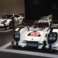 ポルシェ・ホスピタリティに展示された最新GT車両