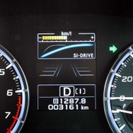 「SI-DRIVE」での「インテリジェントモード」。出力が緩やかに成り燃費に貢献する