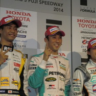 20歳の平川（左）と23歳の国本（右）が今回2～3位。優勝した29歳・中嶋一貴（中央）が現在の選手権ポイントリーダー。