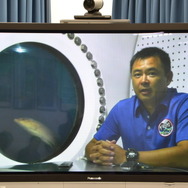 訓練3日目、海底20メートルのNEEMO施設から星出彰彦宇宙飛行士が会見。4人の宇宙飛行士が参加する訓練でコマンダーを務める。2006年に若田光一宇宙飛行士がNEEMOコマンダーとなって以来、日本人がコマンダーとなるのは2度目。
